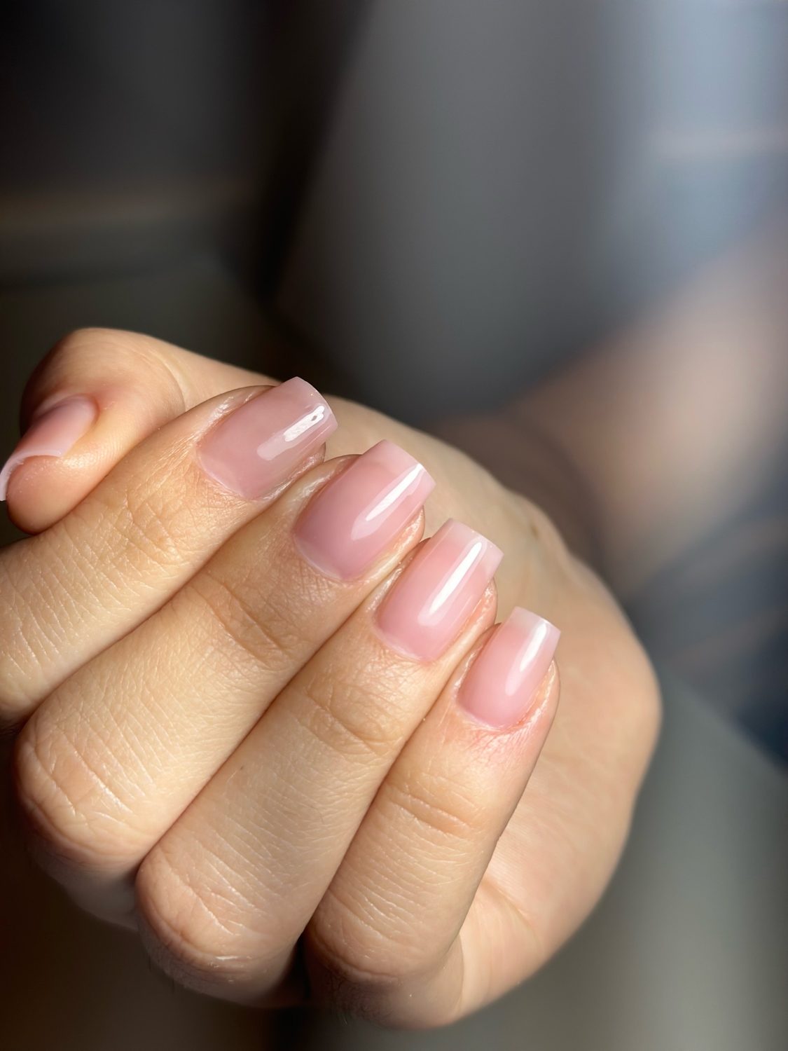 Unhas com esmaltação em gel